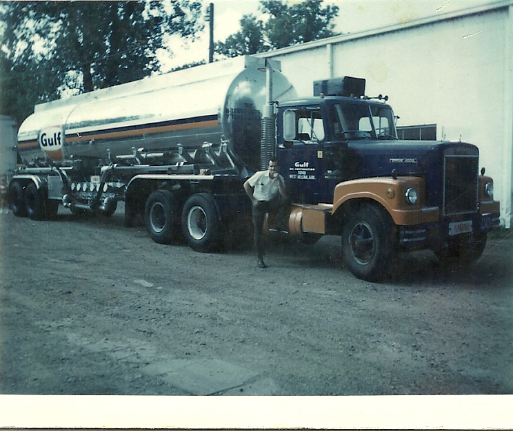 Historical Photograph of Minnesota  Minneapolis 1937 Tankar Gas Station  11x14